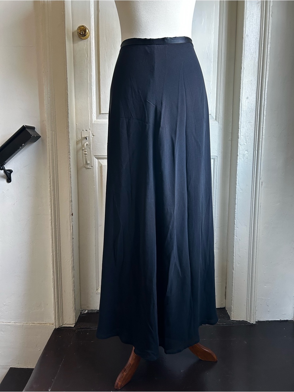 Vintage Valerie Stevens Petites Black Formal 100% Silk Maxi Skirt 14 Petite